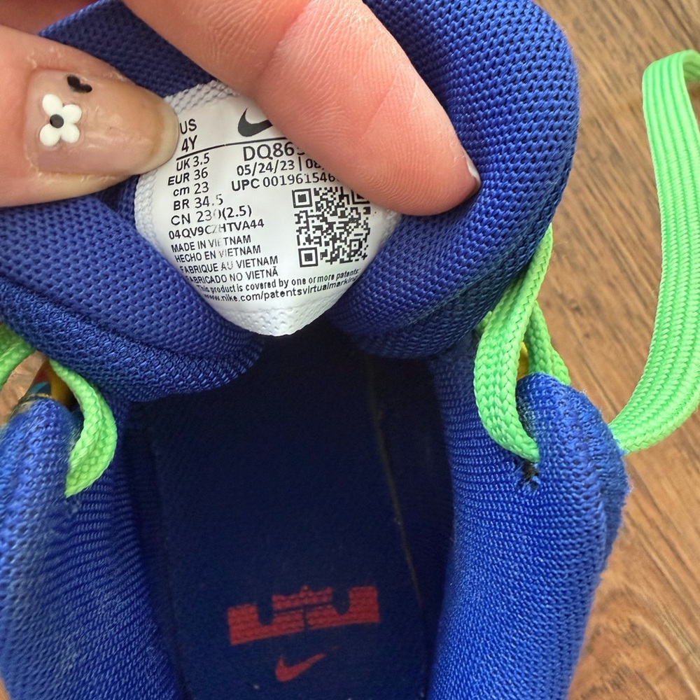 Nike LeBron Witness 7 Kaleidoscope GS DQ8650-400 - Picture 9 of 10